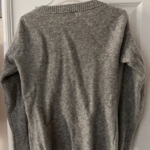 J. Crew Women's 100% cashmere Gray Sweater - Picture 5 of 7